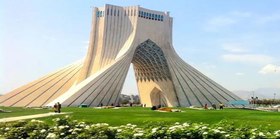 بازدید اختصاصی از برج آزادی